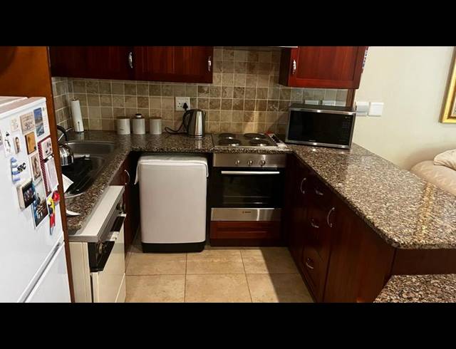 2 BEDROOM APARTMENT FOR SALE IN NEWLANDS